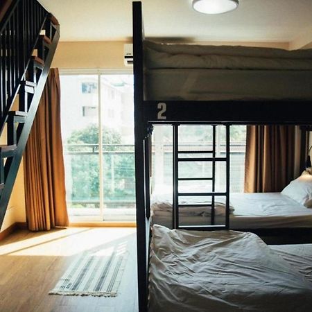 Small Space Cafe & Hostel 방콕 외부 사진
