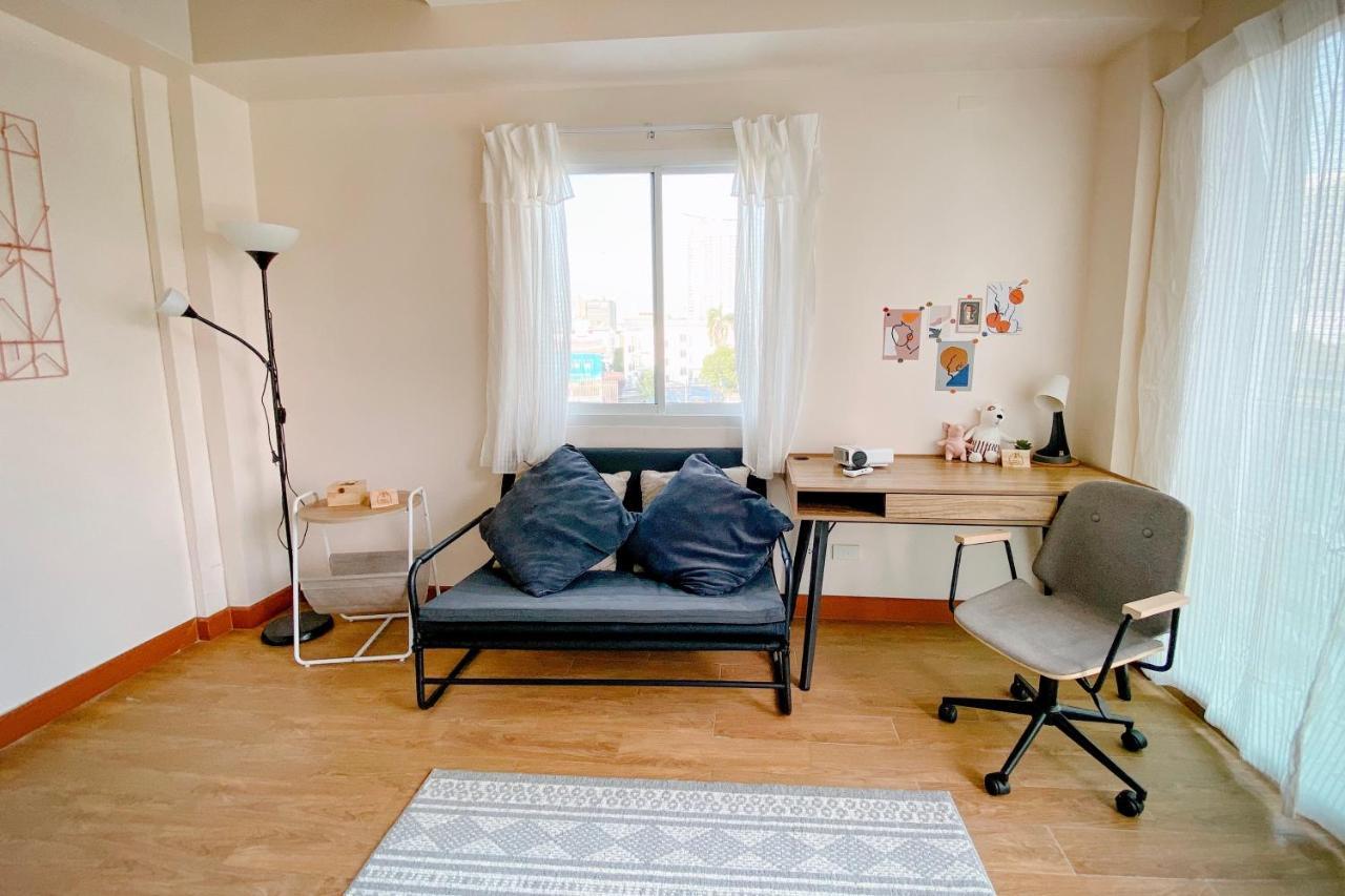 Small Space Cafe & Hostel 방콕 외부 사진