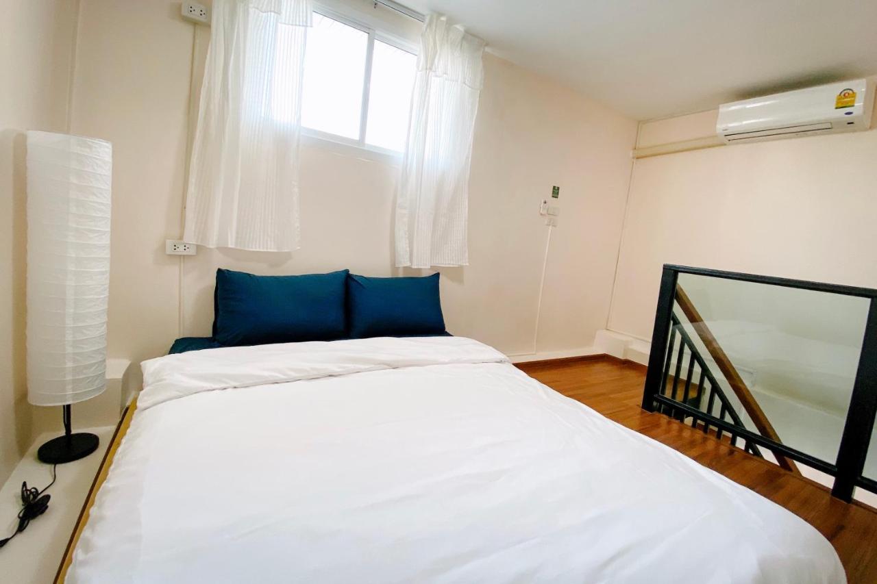 Small Space Cafe & Hostel 방콕 외부 사진
