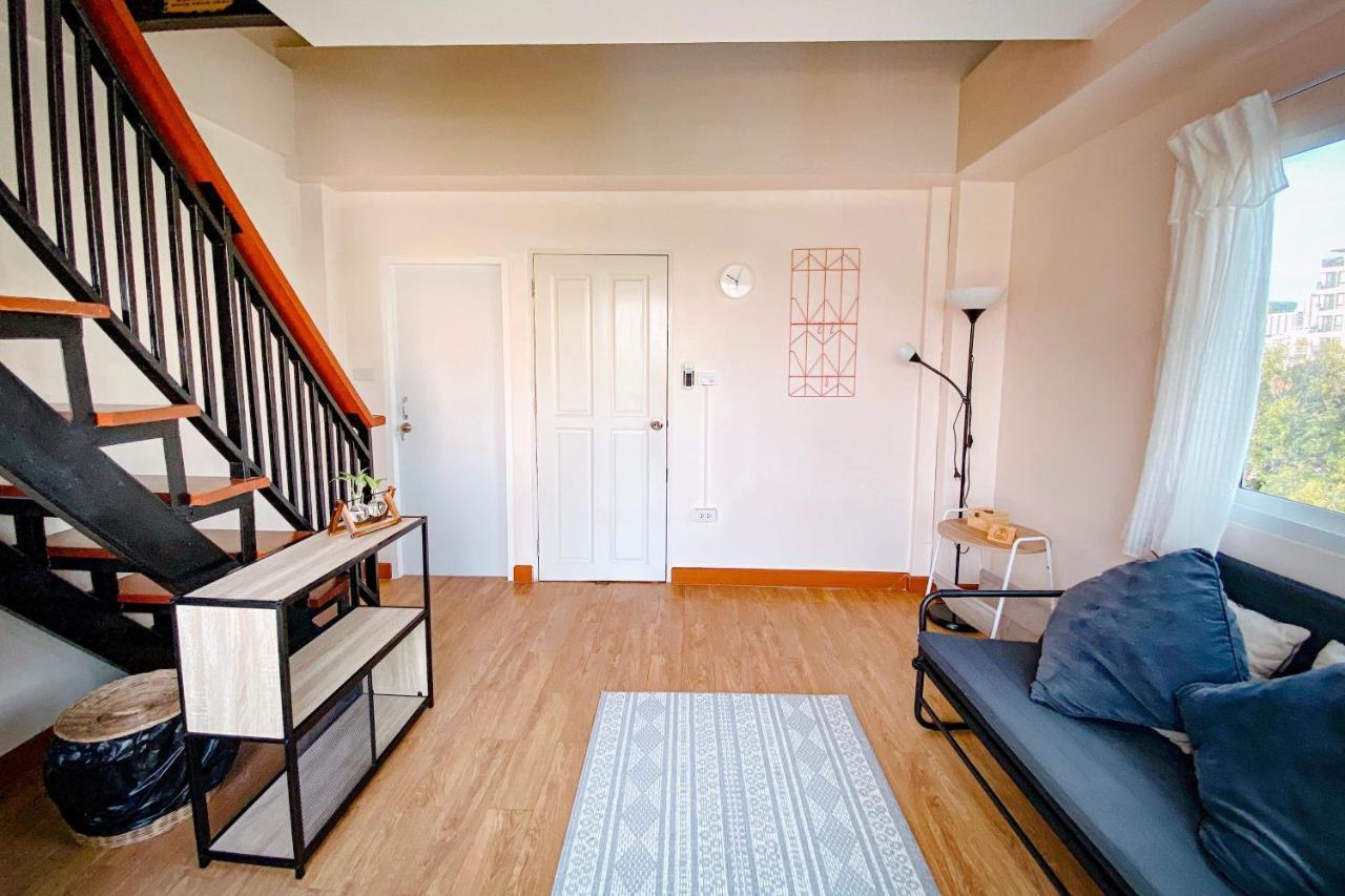 Small Space Cafe & Hostel 방콕 외부 사진