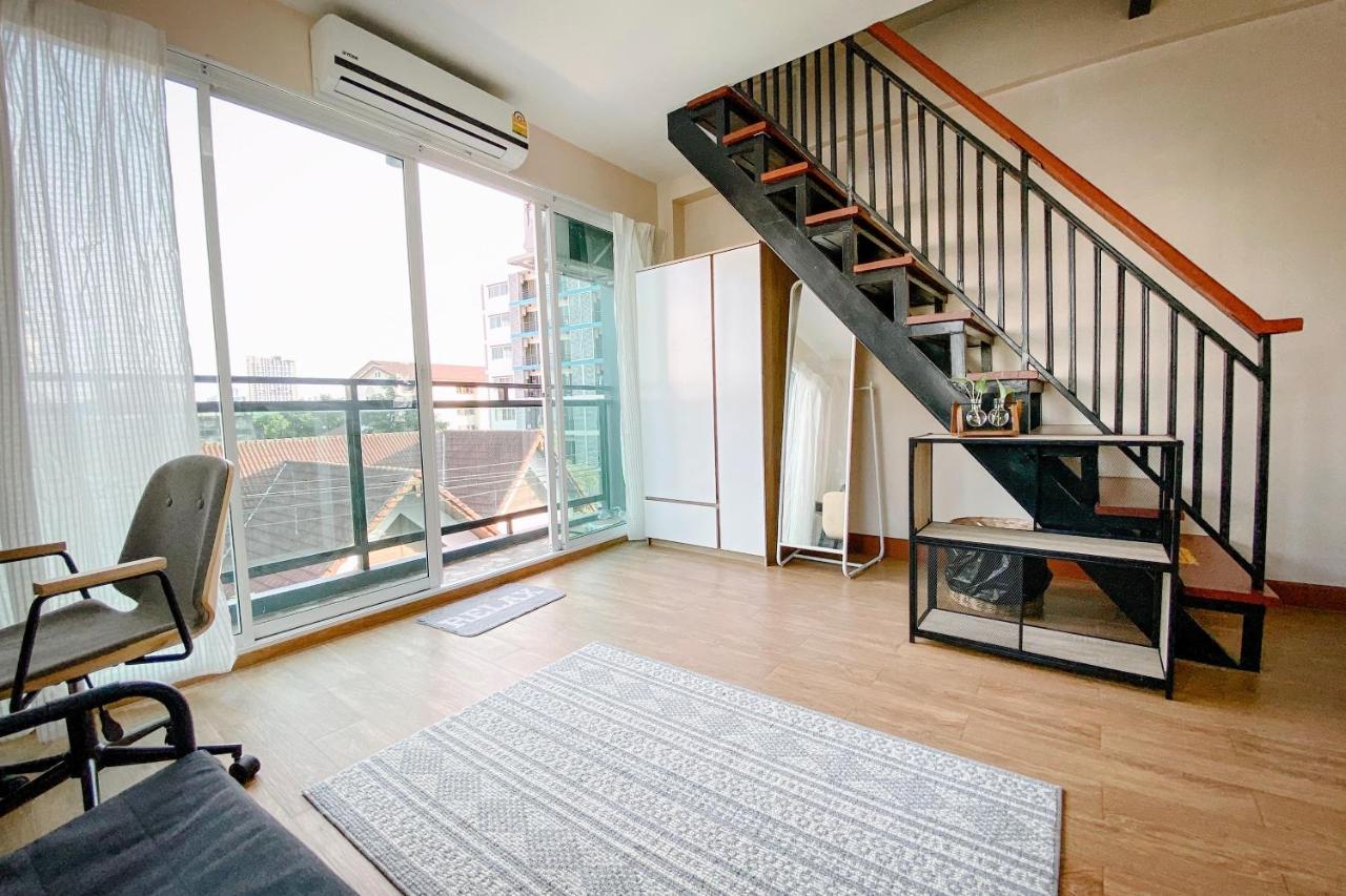 Small Space Cafe & Hostel 방콕 외부 사진