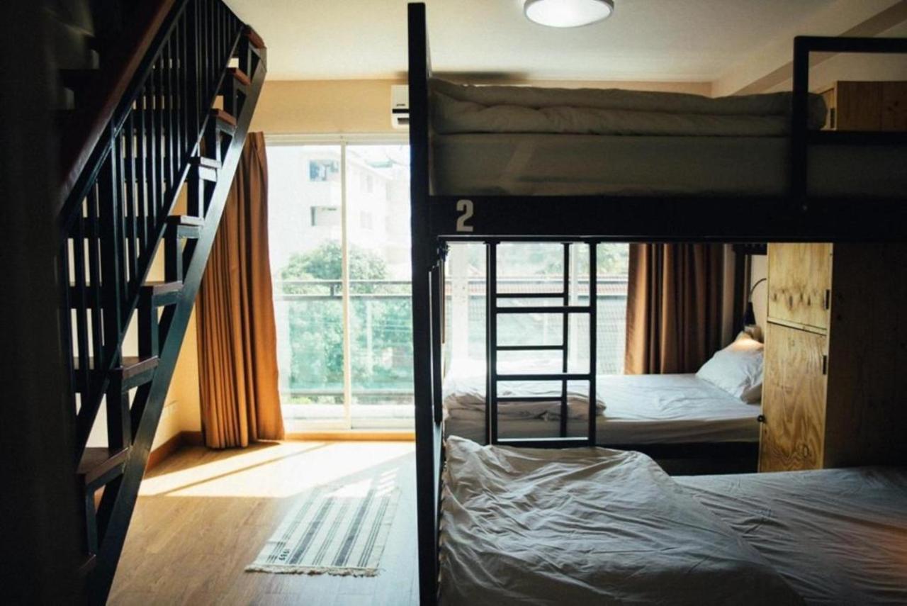 Small Space Cafe & Hostel 방콕 외부 사진