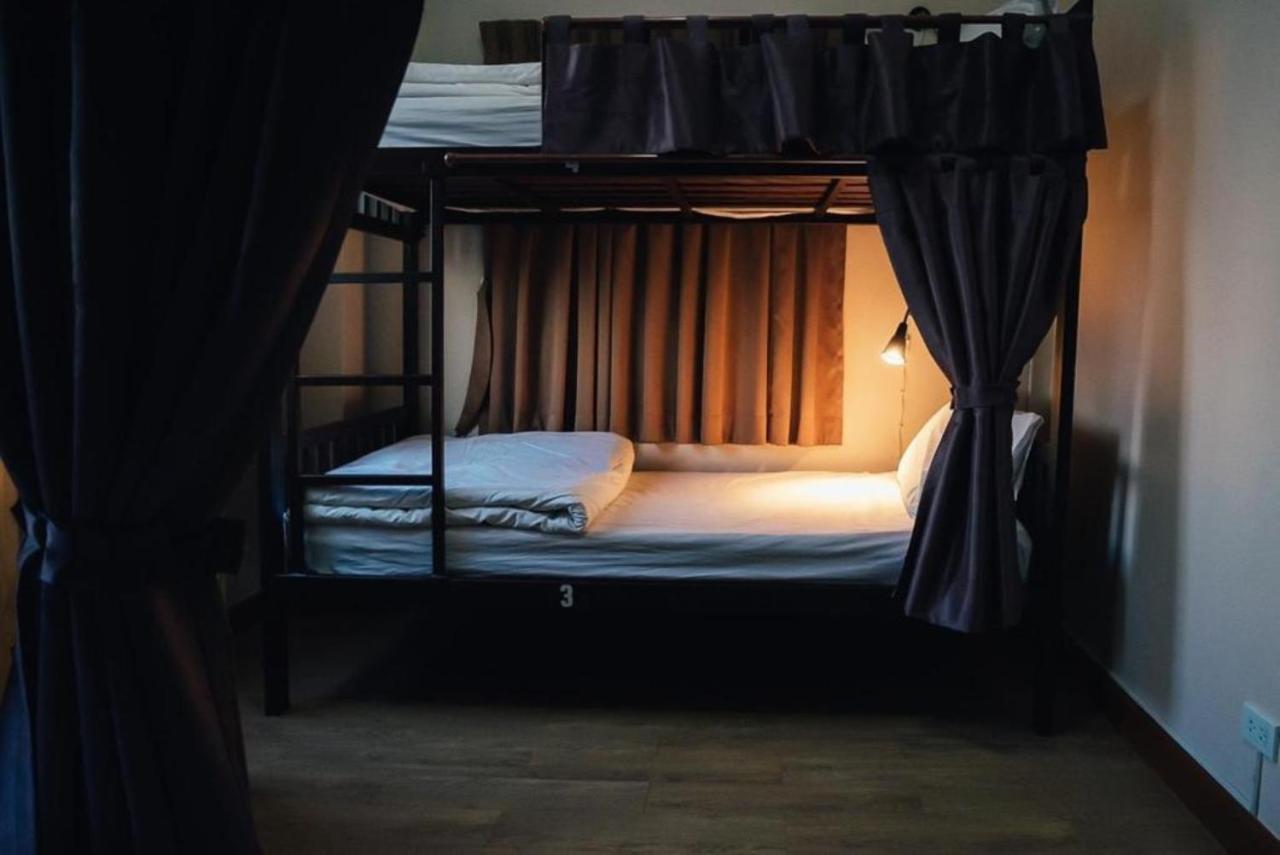 Small Space Cafe & Hostel 방콕 외부 사진