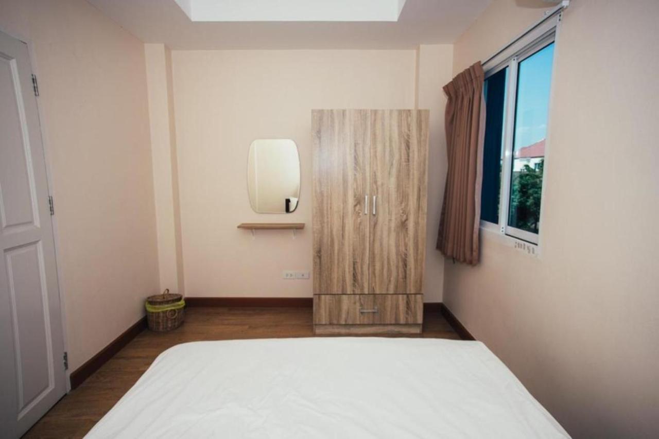 Small Space Cafe & Hostel 방콕 외부 사진