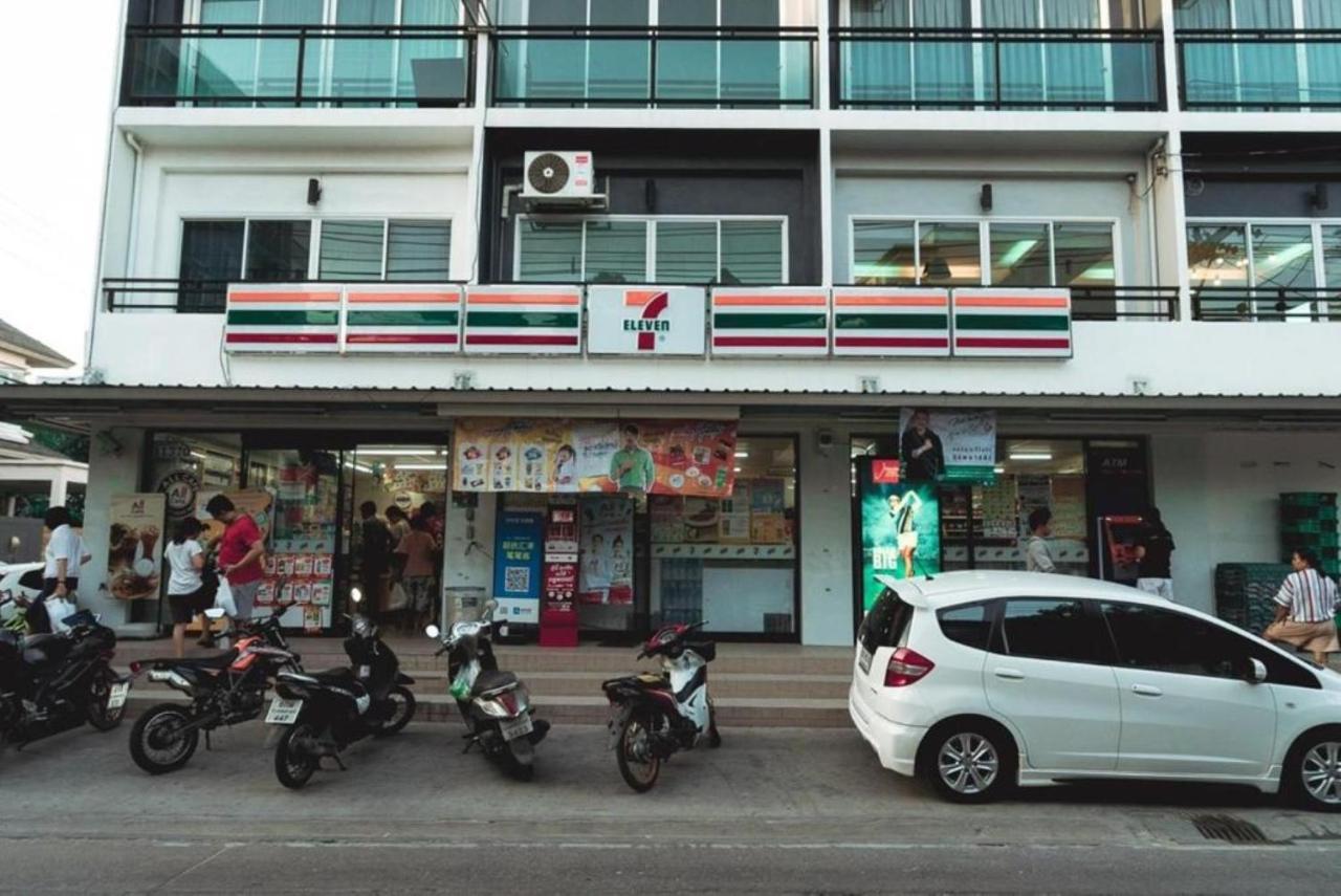 Small Space Cafe & Hostel 방콕 외부 사진