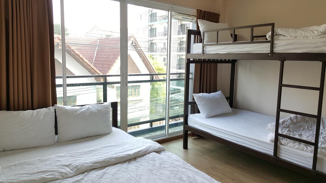 Small Space Cafe & Hostel 방콕 외부 사진